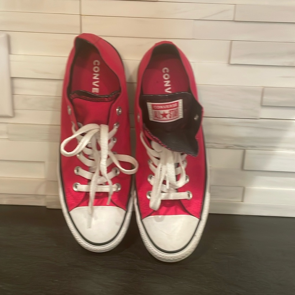 Women’s, Hot Pinki, Converse Chuck Taylor’s Size 8